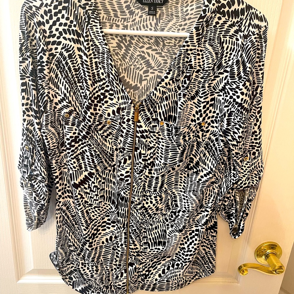 Beautiful Ellen Tracy original blouse
